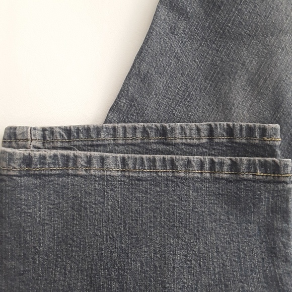 Levi Strauss womens 515 bootcut stretch jeans 16M - Picture 4 of 8